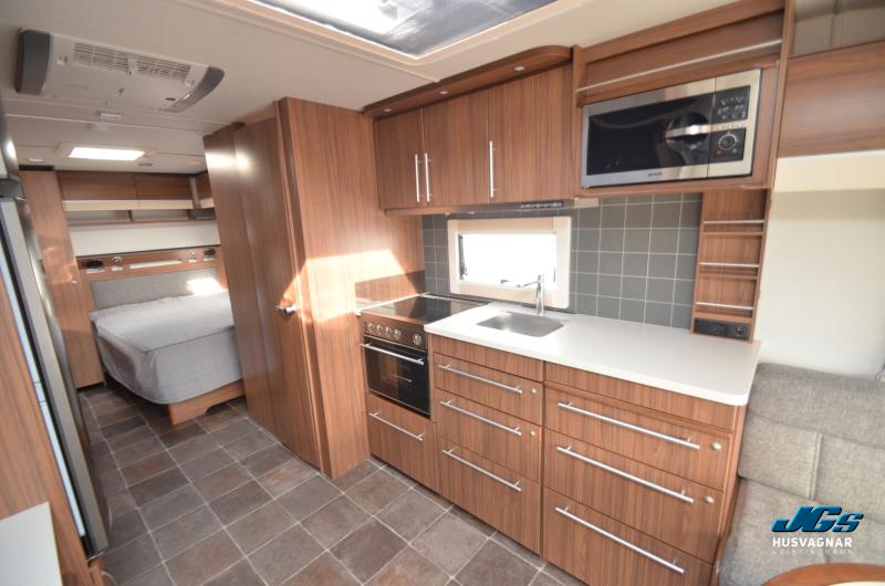 Polar 750 BK Svit