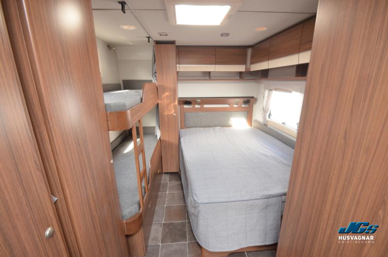 Polar 750 BK Svit