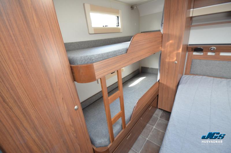 Polar 750 BK Svit