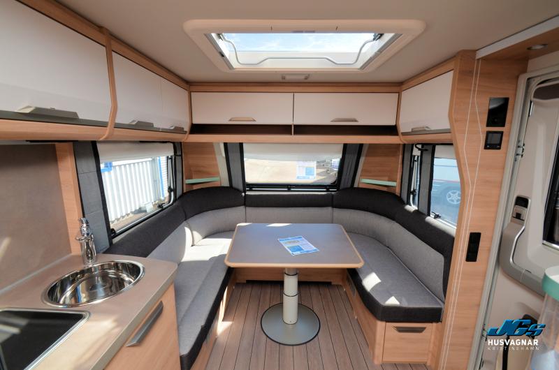 Knaus SÜDWIND BLACK SELECTION 650 UDF