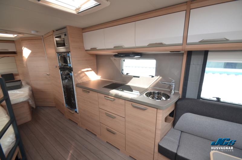 Knaus SÜDWIND BLACK SELECTION 650 UDF
