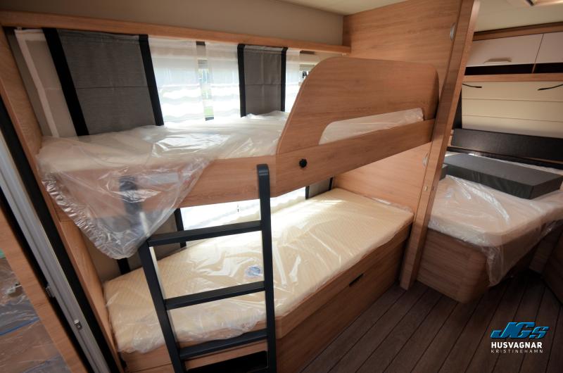 Knaus SÜDWIND BLACK SELECTION 650 UDF