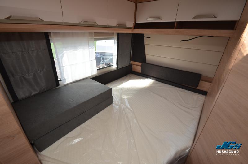 Knaus SÜDWIND BLACK SELECTION 650 UDF