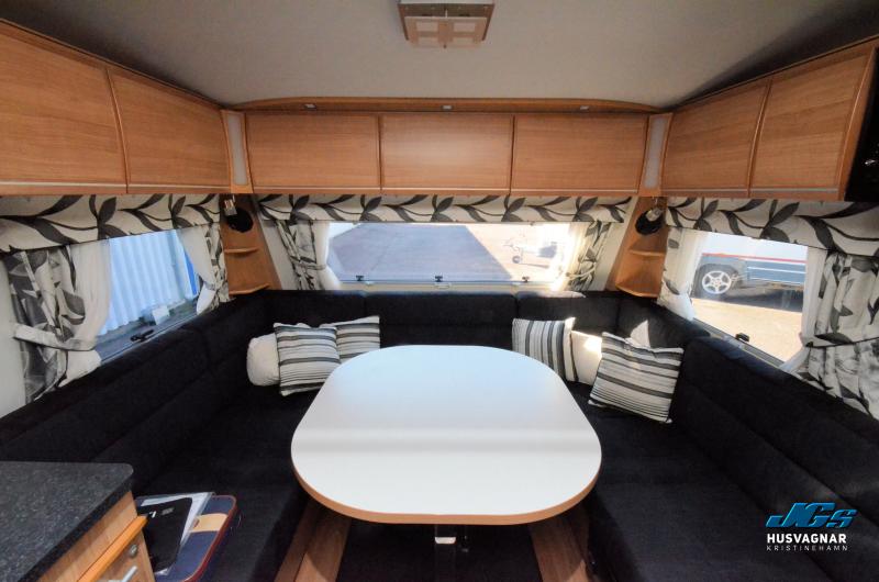Polar 680 BK Svit
