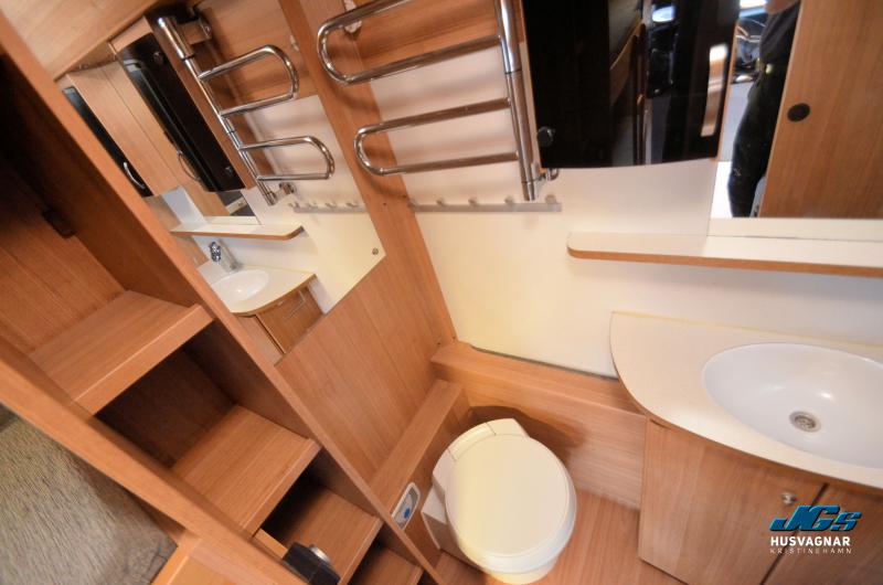Polar 680 BK Svit