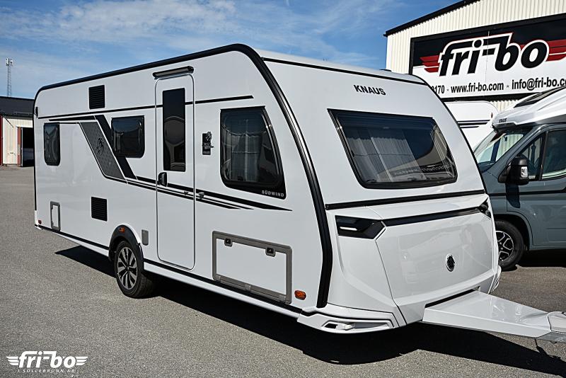 580 QS Südwind Black Selection, Barnkammare